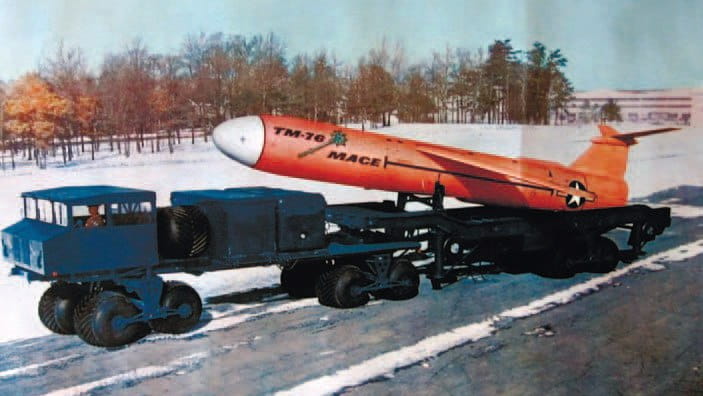 Ракета MGM-13 Mace на стартовой позиции